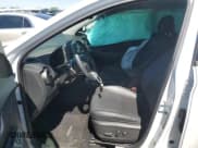 ✅ 2021 Hyundai Kona Limited • VIN: KM8K33A51MU623469 • Лот: 52187124. Опубликован ранее на Copart с пробегом 15 559 миль. Бесплатный доступ к архиву аукционных продаж из США и подробный отчёт об истории автомобиля на DreamBid. Изображение 7.