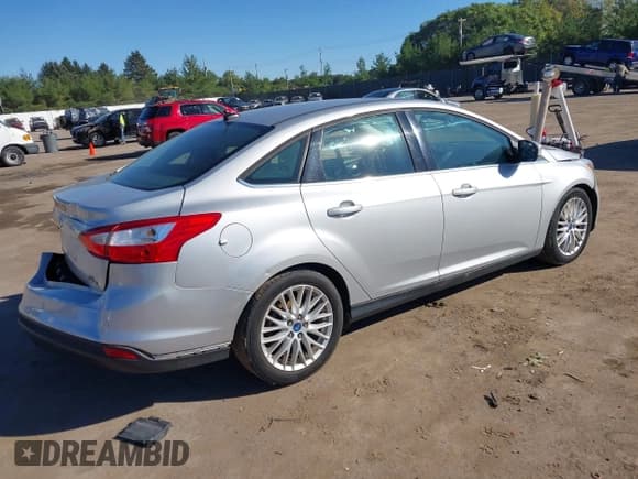 ✅ 2012 Ford Focus SEL • VIN: 1FAHP3H26CL367547 • Лот: 43373937. Опубликован ранее на IAAI с пробегом 169 282 миль. Бесплатный доступ к архиву аукционных продаж из США и подробный отчёт об истории автомобиля на DreamBid. Изображение 4.
