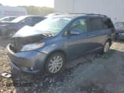 ✅ 2017 Toyota Sienna XLE • VIN: 5TDDZ3DCXHS165849 • Lot: 84985585. Wystawiony na Copart z przebiegiem 82 857 mil. Bezpłatny archiwum sprzedaży aukcyjnych z USA i szczegółowy raport historii pojazdu na DreamBid. Zdjęcie 1.