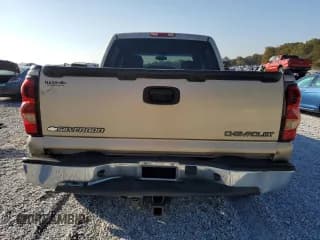 ✅ 2005 Chevrolet Silverado 1500 Z71 • VIN: 2GCEK13T151239449 • Лот: 78172164. Опубликован ранее на Copart с пробегом 267 581 миль. Бесплатный доступ к архиву аукционных продаж из США и подробный отчёт об истории автомобиля на DreamBid. Изображение 6.