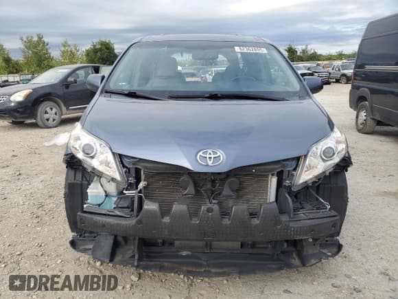 ✅ 2015 Toyota Sienna Limited • VIN: 5TDDK3DC9FS127157 • Lot: 82362895. Listed on Copart with 101,877 mi. Free auction sales archive from the USA and detailed vehicle history report at DreamBid. Image 5.