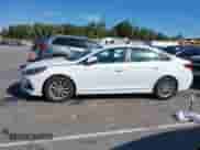 2018 Hyundai Sonata SE с VIN 5NPE24AF8JH645882, выставлен на аукционе IAAI как лот 43357927 с пробегом 93 648 миль миль и . История ставок и продаж доступна на DreamBid. Изображение 14.