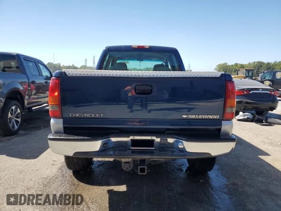 ✅ 2001 Chevrolet Silverado 2500HD LS • VIN: 1GCHK23U91F119073 • Lot: 72450744. Wystawiony na Copart z przebiegiem Nie podano. Bezpłatny archiwum sprzedaży aukcyjnych z USA i szczegółowy raport historii pojazdu na DreamBid. Zdjęcie 6.