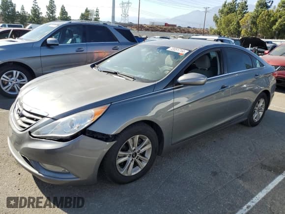 ✅ 2013 Hyundai Sonata GLS • VIN: 5NPEB4AC9DH705131 • Lot: 72051714. Wystawiony na Copart z przebiegiem Nie podano. Bezpłatny archiwum sprzedaży aukcyjnych z USA i szczegółowy raport historii pojazdu na DreamBid. Zdjęcie 1.