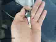 1998 Chevrolet Silverado 1500 z VIN 1GCEC19R1WE151719, wystawiony jako IAAI lot #43299414 z przebiegiem 223 085 mil mil oraz . Historia ofert i sprzedaży dostępna na DreamBid. Obrazek 11.