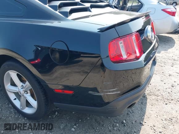 ✅ 2012 Ford Mustang GT Premium • VIN: 1ZVBP8CF2C5251013 • Lot: 42376958. Listed on IAAI with 63,474 mi. Free auction sales archive from the USA and detailed vehicle history report at DreamBid. Image 17.