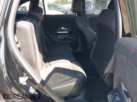 ✅ 2022 Mercedes-Benz GLA 35 AMG • VIN: W1N4N5BB5NJ330077 • Lot: 43015729. Wystawiony na IAAI z przebiegiem 36 987 mil. Bezpłatny archiwum sprzedaży aukcyjnych z USA i szczegółowy raport historii pojazdu na DreamBid. Zdjęcie 8.