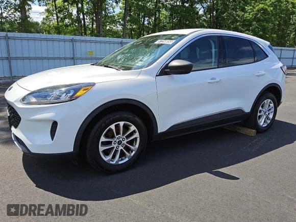 ✅ 2022 Ford Escape SE • VIN: 1FMCU9G62NUA60454 • Lot: 57258055. Listed on Copart with 137,874 mi. Free auction sales archive from the USA and detailed vehicle history report at DreamBid. Image 1.