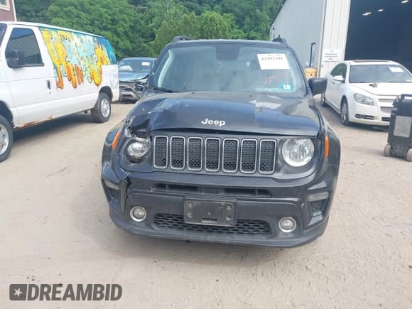 ✅ 2020 Jeep Renegade Latitude • VIN: ZACNJBBB6LPM06048 • Lot: 42492301. Listed on IAAI with 68,382 mi. Free auction sales archive from the USA and detailed vehicle history report at DreamBid. Image 12.