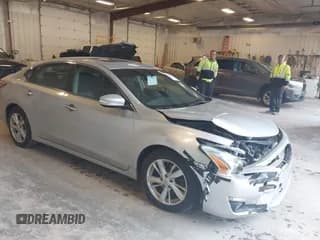 ✅ 2013 Nissan Altima SL • VIN: 1N4AL3APXDC909883 • Lot: 43513949. Listed on IAAI with 125,983 mi. Free auction sales archive from the USA and detailed vehicle history report at DreamBid. Image 1.