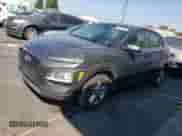 2020 Hyundai Kona SE z VIN KM8K1CAA1LU440414, wystawiony jako Copart lot #60979053 z przebiegiem 62 356 mil mil oraz . Historia ofert i sprzedaży dostępna na DreamBid. Obrazek 1.