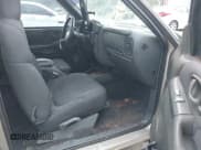 ✅ 2003 GMC Sonoma SLS • VIN: 1GTCS19X038106161 • Lot: 43049960. Wystawiony na IAAI z przebiegiem 80 590 mil. Bezpłatny archiwum sprzedaży aukcyjnych z USA i szczegółowy raport historii pojazdu na DreamBid. Zdjęcie 5.