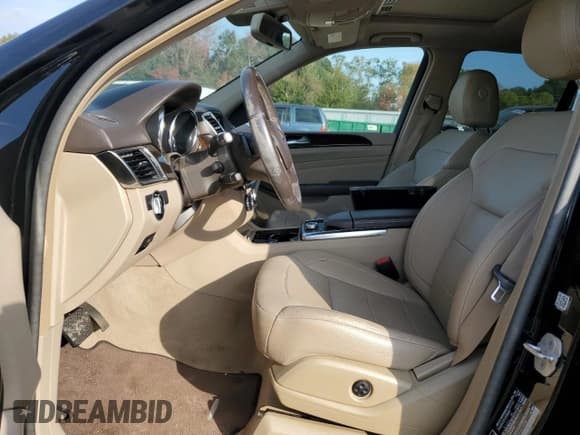 ✅ 2015 Mercedes-Benz M 350 • VIN: 4JGDA5JB9FA518098 • Лот: 92887825. Опубликован ранее на Copart с пробегом 107 272 миль. Бесплатный доступ к архиву аукционных продаж из США и подробный отчёт об истории автомобиля на DreamBid. Изображение 7.