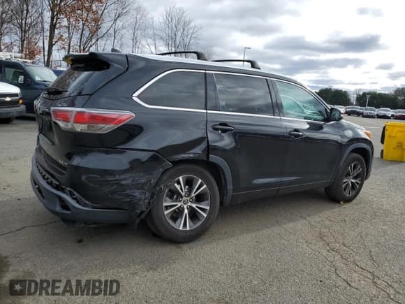 ✅ 2016 Toyota Highlander XLE • VIN: 5TDJKRFH3GS300963 • Lot: 92726075. Wystawiony na Copart z przebiegiem 147 586 mil. Bezpłatny archiwum sprzedaży aukcyjnych z USA i szczegółowy raport historii pojazdu na DreamBid. Zdjęcie 3.