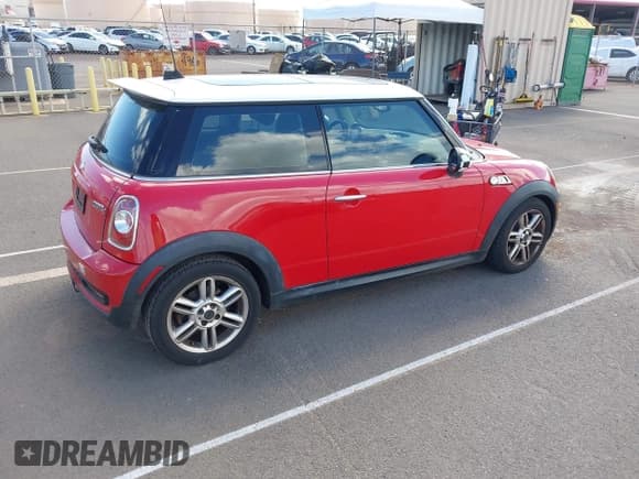 ✅ 2011 MINI Hardtop S • VIN: WMWSV3C56BTY13330 • Lot: 43452946. Listed on IAAI with 92,909 mi. Free auction sales archive from the USA and detailed vehicle history report at DreamBid. Image 4.