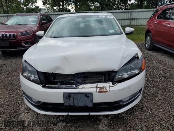 ✅ 2012 Volkswagen Passat SEL Premium • VIN: 1VWCN7A36CC109997 • Лот: 71170215. Опубликован ранее на Copart с пробегом 174 392 миль. Бесплатный доступ к архиву аукционных продаж из США и подробный отчёт об истории автомобиля на DreamBid. Изображение 5.