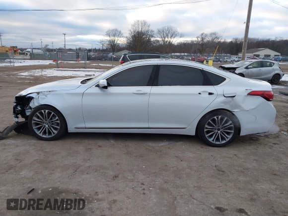 ✅ 2015 Hyundai Genesis 3.8L • VIN: KMHGN4JE4FU047563 • Lot: 41263223. Wystawiony na IAAI z przebiegiem 120 697 mil. Bezpłatny archiwum sprzedaży aukcyjnych z USA i szczegółowy raport historii pojazdu na DreamBid. Zdjęcie 14.