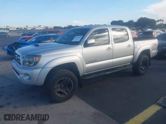 ✅ 2010 Toyota Tacoma • VIN: 5TELU4EN0AZ673160 • Лот: 43645289. Опубликован ранее на IAAI с пробегом 207 592 миль. Бесплатный доступ к архиву аукционных продаж из США и подробный отчёт об истории автомобиля на DreamBid. Изображение 18.