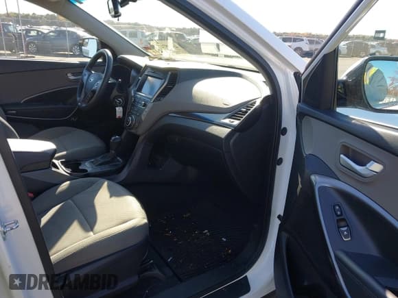 ✅ 2017 Hyundai Santa Fe 2.4L • VIN: 5NMZUDLB9HH031274 • Lot: 43485747. Listed on IAAI with 83,509 mi. Free auction sales archive from the USA and detailed vehicle history report at DreamBid. Image 5.