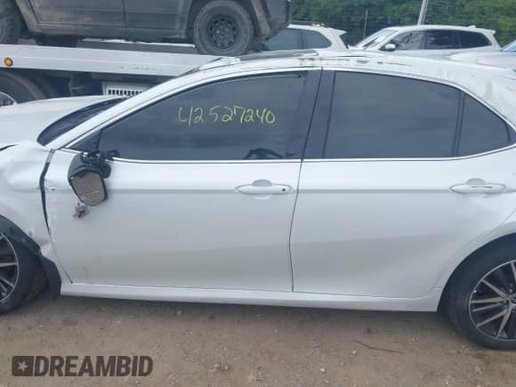 2022 Toyota Camry Hybrid XLE with VIN 4T1F31AK7NU591768, listed as a IAAI auction lot 42527240 with 37,894 mi miles and . Bid and sale history available at DreamBid. Image 15.