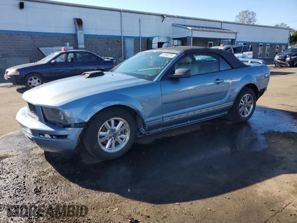 ✅ 2006 Ford Mustang Standard • VIN: 1ZVFT84N765151383 • Лот: 81586795. Опубликован ранее на Copart с пробегом 177 587 миль. Бесплатный доступ к архиву аукционных продаж из США и подробный отчёт об истории автомобиля на DreamBid. Изображение 1.
