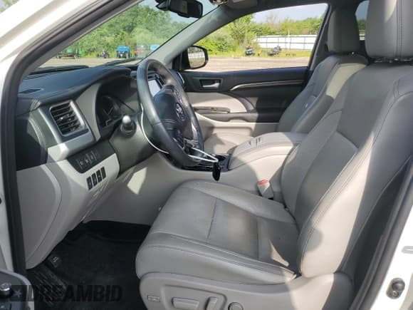 ✅ 2014 Toyota Highlander Limited • VIN: 5TDDCRFH6ES006058 • Лот: 63468055. Опубликован ранее на Copart с пробегом 53 944 миль. Бесплатный доступ к архиву аукционных продаж из США и подробный отчёт об истории автомобиля на DreamBid. Изображение 7.