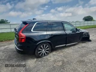 ✅ 2023 Volvo XC90 Plus • VIN: YV4062PN7P1990805 • Lot: 62227035. Wystawiony na Copart z przebiegiem 45 802 mil. Bezpłatny archiwum sprzedaży aukcyjnych z USA i szczegółowy raport historii pojazdu na DreamBid. Zdjęcie 3.