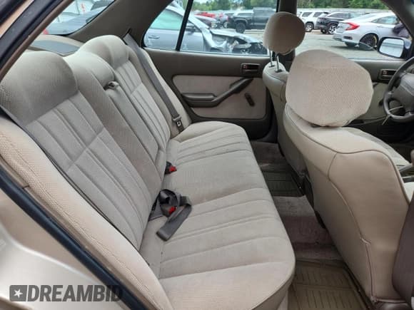 ✅ 1993 Toyota Camry DLX • VIN: 4T1SK11E6PU180747 • Lot: 64990075. Wystawiony na Copart z przebiegiem 109 692 mil. Bezpłatny archiwum sprzedaży aukcyjnych z USA i szczegółowy raport historii pojazdu na DreamBid. Zdjęcie 10.