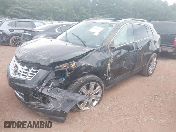 ✅ 2015 Cadillac SRX Performance Collection • VIN: 3GYFNCE38FS587818 • Lot: 42497207. Wystawiony na IAAI z przebiegiem Nie podano. Bezpłatny archiwum sprzedaży aukcyjnych z USA i szczegółowy raport historii pojazdu na DreamBid. Zdjęcie 2.