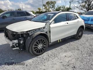 ✅ 2018 Mercedes-Benz GLA 250 • VIN: WDCTG4EB1JJ375475 • Лот: 93094695. Опубликован ранее на Copart с пробегом 114 077 миль. Бесплатный доступ к архиву аукционных продаж из США и подробный отчёт об истории автомобиля на DreamBid. Изображение 1.