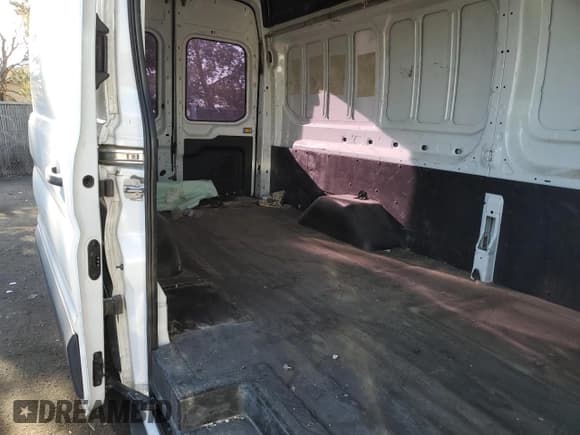 ✅ 2016 Ford Transit Cargo • VIN: 1FTBF4XG7GKA26157 • Лот: 84770754. Опубликован ранее на Copart с пробегом 137 282 миль. Бесплатный доступ к архиву аукционных продаж из США и подробный отчёт об истории автомобиля на DreamBid. Изображение 11.