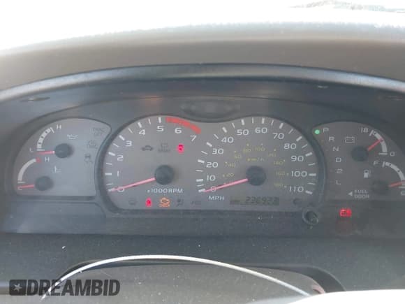 ✅ 2003 Toyota Sequoia SR5 • VIN: 5TDZT34A83S186830 • Lot: 43800247. Listed on IAAI with 236,923 mi. Free auction sales archive from the USA and detailed vehicle history report at DreamBid. Image 7.