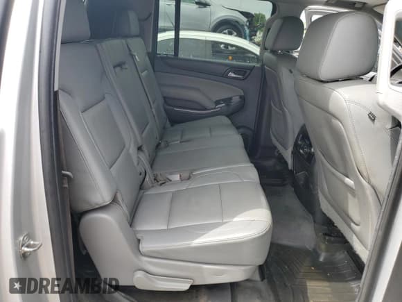 ✅ 2015 Chevrolet Suburban LT • VIN: 1GNSKJKC6FR193962 • Lot: 61508604. Wystawiony na Copart z przebiegiem 233 892 mil. Bezpłatny archiwum sprzedaży aukcyjnych z USA i szczegółowy raport historii pojazdu na DreamBid. Zdjęcie 11.