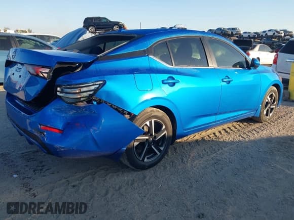 ✅ 2025 Nissan Sentra SV • VIN: 3N1AB8CVXSY327649 • Lot: 43510735. Listed on IAAI with 398 mi. Free auction sales archive from the USA and detailed vehicle history report at DreamBid. Image 4.