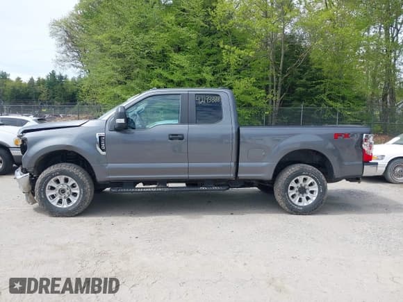 ✅ 2022 Ford F-250 XL • VIN: 1FT7X2B65NEF71467 • Lot: 42193888. Wystawiony na IAAI z przebiegiem 12 794 mil. Bezpłatny archiwum sprzedaży aukcyjnych z USA i szczegółowy raport historii pojazdu na DreamBid. Zdjęcie 15.