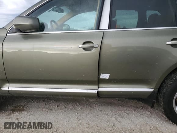 ✅ 2009 Porsche Cayenne S • VIN: WP1AB29P19LA41399 • Lot: 74455294. Listed on Copart with 94,586 mi. Free auction sales archive from the USA and detailed vehicle history report at DreamBid. Image 13.