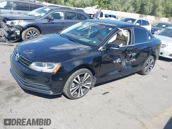 ✅ 2017 Volkswagen Jetta SE • VIN: 3VWDB7AJ0HM388123 • Lot: 43184791. Wystawiony na IAAI z przebiegiem 115 610 mil. Bezpłatny archiwum sprzedaży aukcyjnych z USA i szczegółowy raport historii pojazdu na DreamBid. Zdjęcie 2.