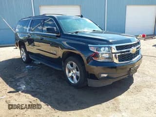 ✅ 2019 Chevrolet Suburban LT • VIN: 1GNSCHKC1KR396161 • Lot: 43051943. Wystawiony na IAAI z przebiegiem 147 521 mil. Bezpłatny archiwum sprzedaży aukcyjnych z USA i szczegółowy raport historii pojazdu na DreamBid. Zdjęcie 1.