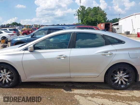 ✅ 2012 Hyundai Azera • VIN: KMHFH4JGXCA182208 • Лот: 42559319. Опубликован ранее на IAAI с пробегом 236 086 миль. Бесплатный доступ к архиву аукционных продаж из США и подробный отчёт об истории автомобиля на DreamBid. Изображение 14.