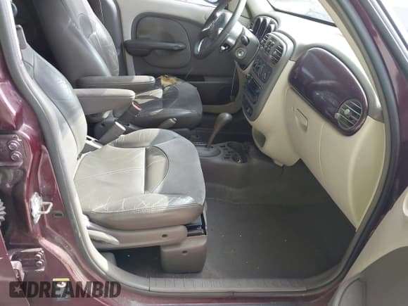 ✅ 2002 Chrysler PT Cruiser Limited • VIN: 3C8FY68B12T342556 • Lot: 43779866. Wystawiony na IAAI z przebiegiem 181 592 mil. Bezpłatny archiwum sprzedaży aukcyjnych z USA i szczegółowy raport historii pojazdu na DreamBid. Zdjęcie 5.