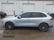 ✅ 2017 Porsche Cayenne • VIN: WP1AA2A25HKA80522 • Lot: 42288882. Listed on IAAI with 145,422 mi. Free auction sales archive from the USA and detailed vehicle history report at DreamBid. Image 15.