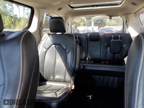 ✅ 2018 Chrysler Pacifica Limited • VIN: 2C4RC1GG3JR141353 • Lot: 86873185. Listed on Copart with 134,815 mi. Free auction sales archive from the USA and detailed vehicle history report at DreamBid. Image 10.