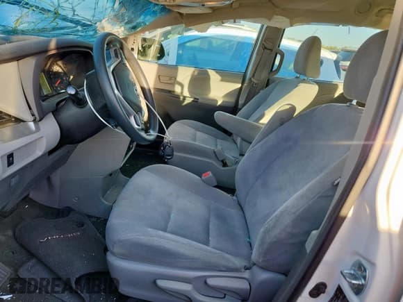 ✅ 2016 Toyota Sienna L • VIN: 5TDZK3DC5GS713667 • Лот: 82680095. Опубликован ранее на Copart с пробегом 53 170 миль. Бесплатный доступ к архиву аукционных продаж из США и подробный отчёт об истории автомобиля на DreamBid. Изображение 7.