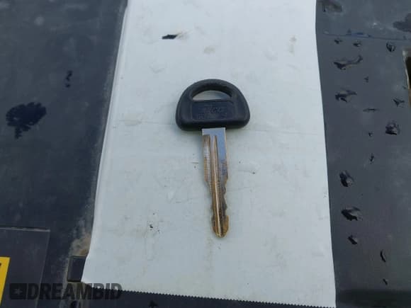 ✅ 2002 Suzuki Grand Vitara JLX • VIN: JS3TD62V824153848 • Lot: 42254276. Listed on IAAI with 181,007 mi. Free auction sales archive from the USA and detailed vehicle history report at DreamBid. Image 11.