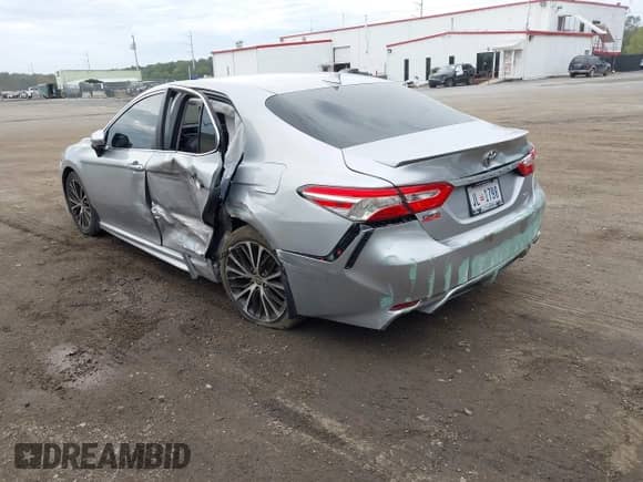 2020 Toyota Camry SE with VIN 4T1G11AKXLU502878, listed as a IAAI auction lot 43291241 with 85,235 mi miles and . Bid and sale history available at DreamBid. Image 3.