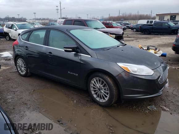 ✅ 2016 Ford Focus Electric • VIN: 1FADP3R46GL293146 • Lot: 81911153. Listed on Copart with 28,078 mi. Free auction sales archive from the USA and detailed vehicle history report at DreamBid. Image 4.