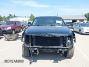 ✅ 2019 Cadillac Escalade ESV Luxury • VIN: 1GYS4HKJ8KR316806 • Lot: 42937127. Wystawiony na IAAI z przebiegiem 130 926 mil. Bezpłatny archiwum sprzedaży aukcyjnych z USA i szczegółowy raport historii pojazdu na DreamBid. Zdjęcie 6.