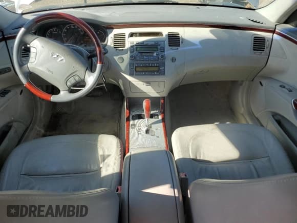 ✅ 2006 Hyundai Azera SE • VIN: KMHFC46F26A090836 • Lot: 85947205. Listed on Copart with 152,762 mi. Free auction sales archive from the USA and detailed vehicle history report at DreamBid. Image 8.