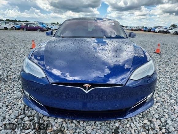 ✅ 2018 Tesla Model S 75D • VIN: 5YJSA1E28JF247517 • Лот: 69870015. Опубликован ранее на Copart с пробегом 29 805 миль. Бесплатный доступ к архиву аукционных продаж из США и подробный отчёт об истории автомобиля на DreamBid. Изображение 5.