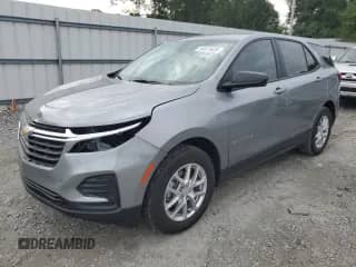 2024 Chevrolet Equinox LS z VIN 3GNAXHEG8RL146500, wystawiony jako Copart lot #84876635 z przebiegiem 32 296 mil mil oraz Szkoda całkowita • Salvage title. Historia ofert i sprzedaży dostępna na DreamBid. Obrazek 1.